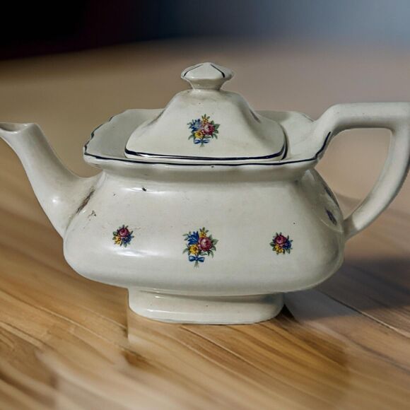 Teapot - W S George Lido Canarytone   Floral Silver Trim USA- crazing at bottom - Picture 1 of 13